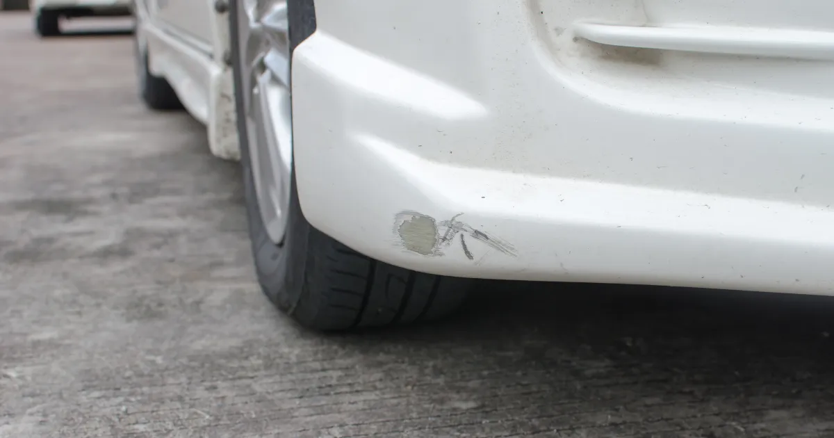 Odřené auto na parkovišti: co byste měli dělat?