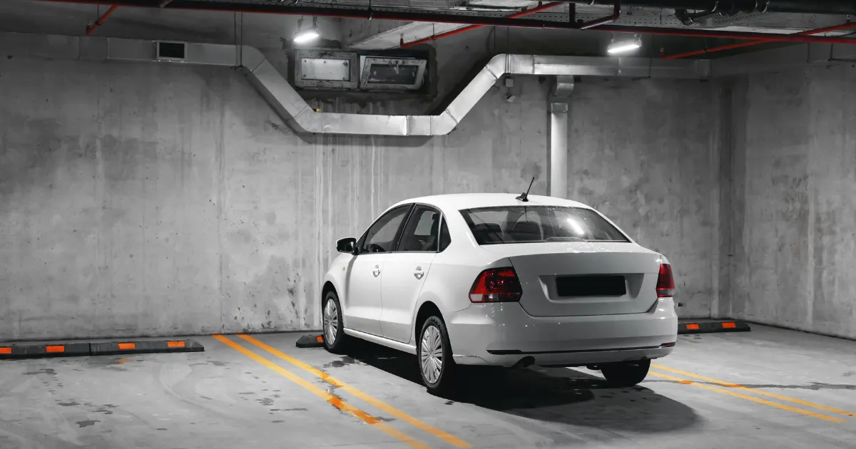 Zapomenuté auto v garáži vás může stát až 60 000 Kč. Jak fungují nové sankce ČKP?
